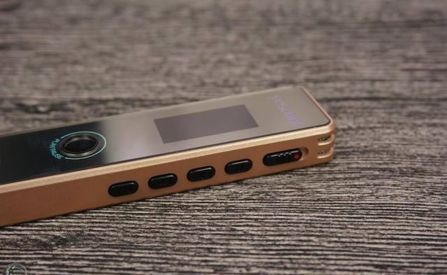 垃圾|比索尼便宜十几倍，这种白菜价录音笔好用吗？网友：简直是垃圾