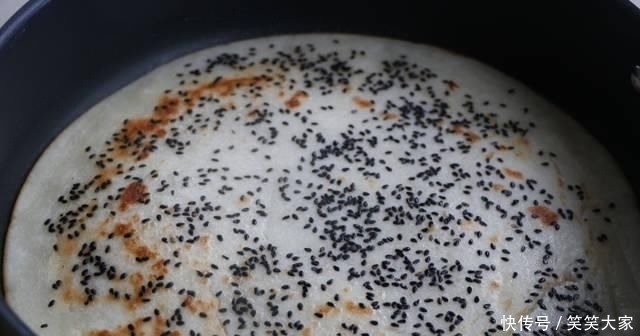 不用|大米别煮粥了,做成懒人早餐,外脆里软,不用发酵,搅一搅就出锅