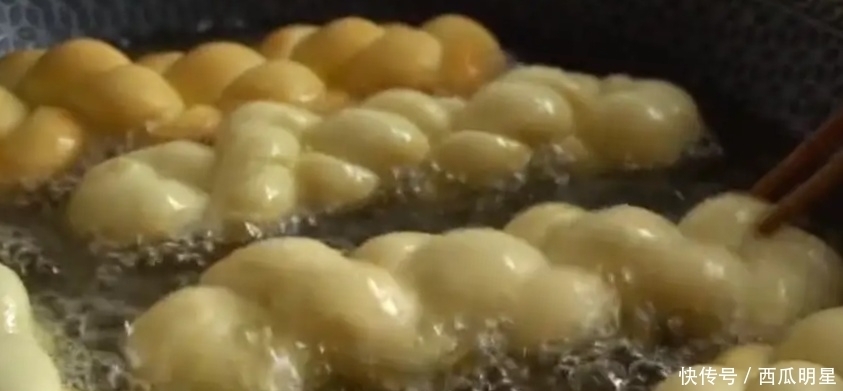  教你做|手把手教你做奶香麻花，简单无技巧，松软又拉丝，比面包还好吃