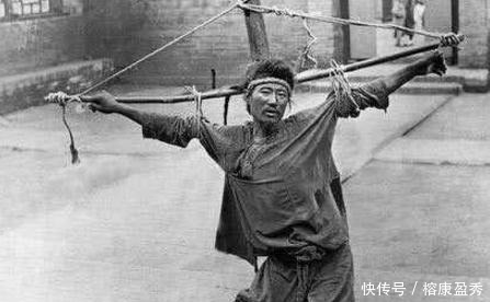 男子|珍贵的清朝老照片！图三是一位犯了罪的男子，他的神情让人可怜