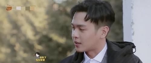 肖战|张若昀送礼物表心意,肖战拿到手里后,脸上却露出了嫌弃的神情