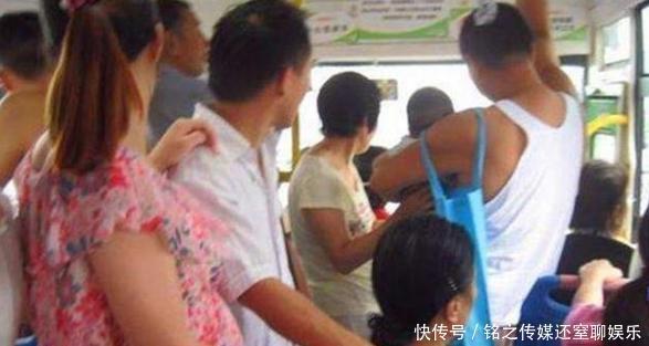 简单|10岁女童遭老人强制让座，妈妈简单的几句话给全车人都上了一课