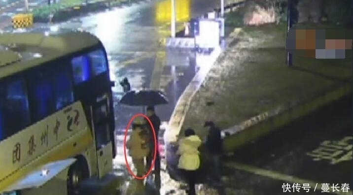 女孩|男子“陌陌”上认识女孩, 女孩抱着狗来家里, 之后发生的事没想到