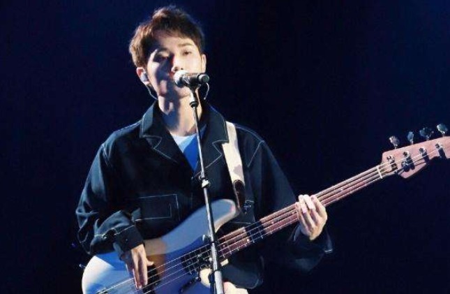 选秀节目|最惨的《中国好声音》冠军,以新人身份重新参赛,二次夺冠依旧不红!