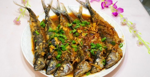 真香|做鲅鱼,最好不要加水炖,海边人都这样做,鱼肉鲜嫩不腥气,真香