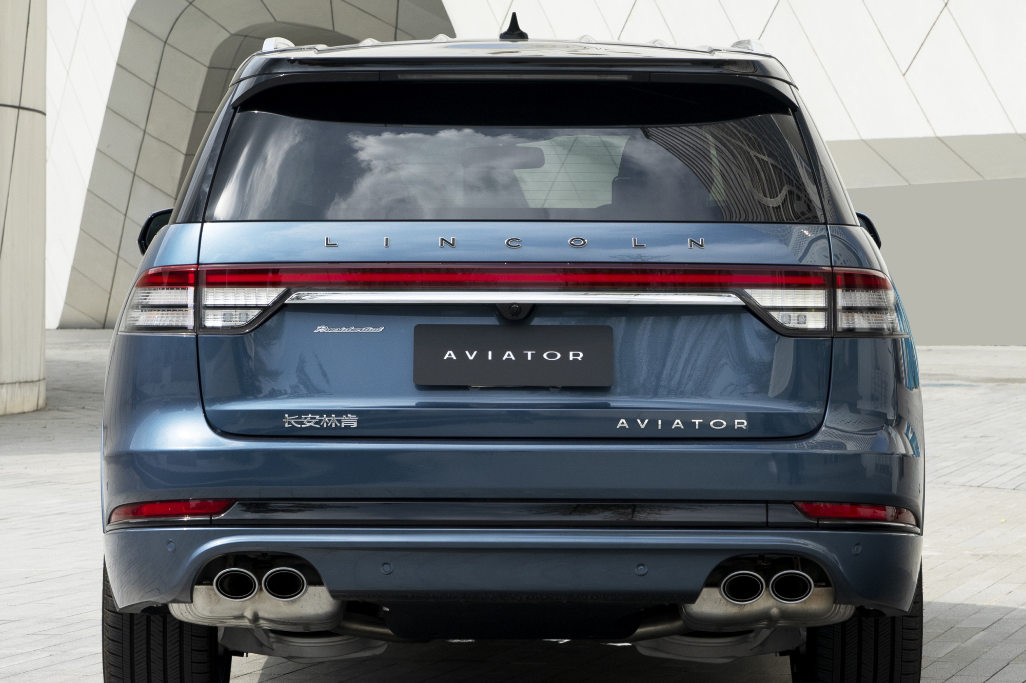 长轴距|一家人出行新选择,3025mm超长轴距,2022mm宽体车身,50.98w起