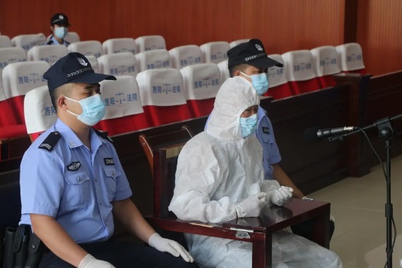 确诊为新|这名新冠肺炎患者，被判两年！