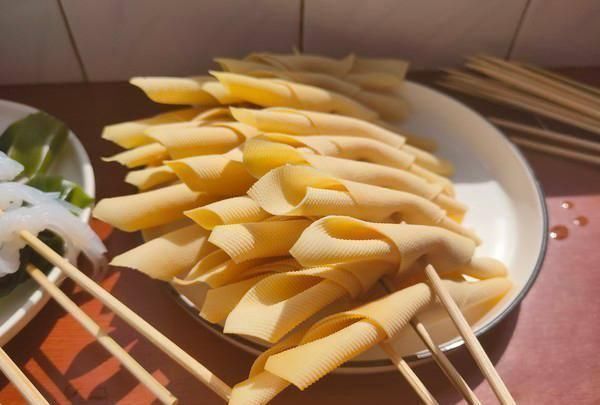 贵菜|麻辣烫里这种“隐形贵菜”,一般很少有人拿,老板在一边偷着乐