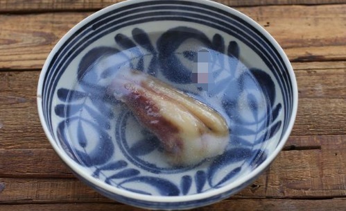 腊肉|没有比这更馋人的砂锅菜了，不加一滴水，焖一锅，给龙虾都不换