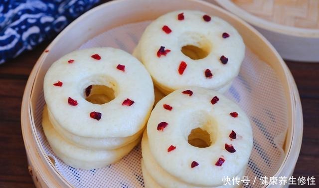 绵软|蔬菜也能做甜甜圈,绵软香甜,不油炸易消化,孩子一口气能吃仨