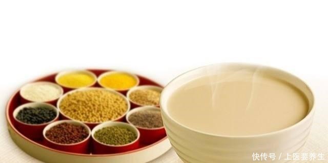 熬煮豆浆|教你自己在家磨豆浆更好喝又健康,早餐来一杯再合适不过了!