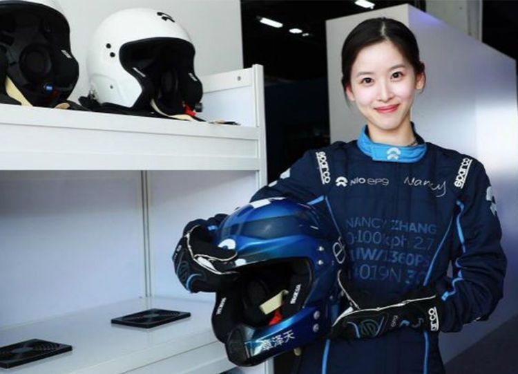 全球|全球只有6台,刘强东却送了奶茶妹妹一台,百公里加速只要27S