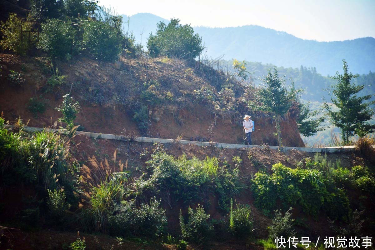 吴大叔|57岁大叔15年前突发疾病,瘫痪在床3年,看现在生活成啥样