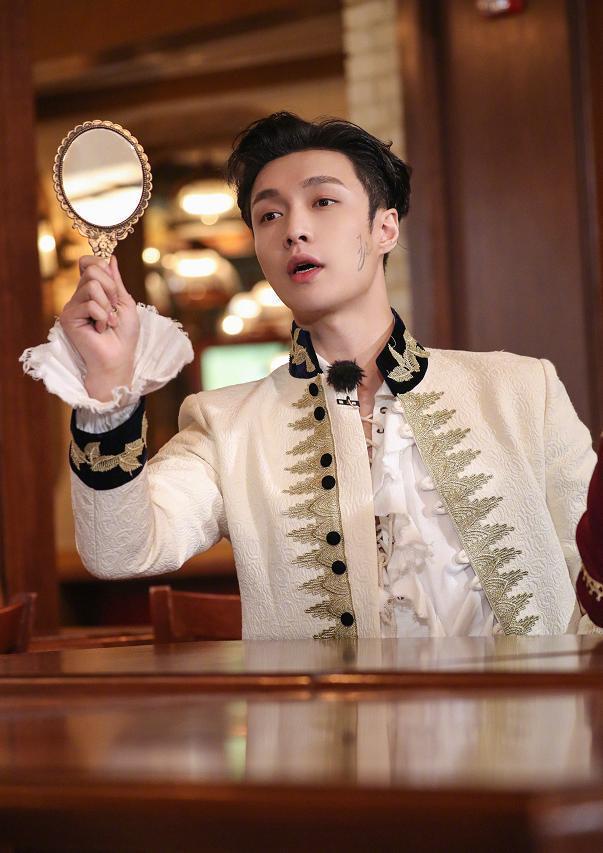 极限男团|张艺兴为何离开《极挑》除了自身行程满,还有个原因跟邓伦有关