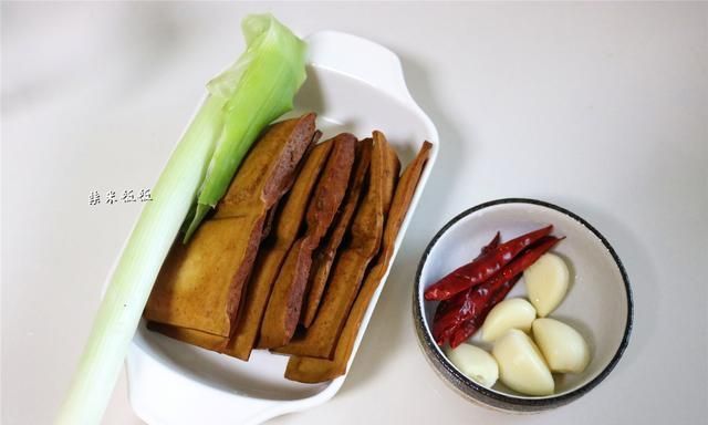 正合适|大葱和它是绝配,大火一炒,三两分钟就出锅,八月吃正合适