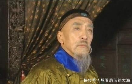  做官|此人66岁做官到96岁, 在世时乾隆敬他如长辈, 死后乾隆立马鞭他尸