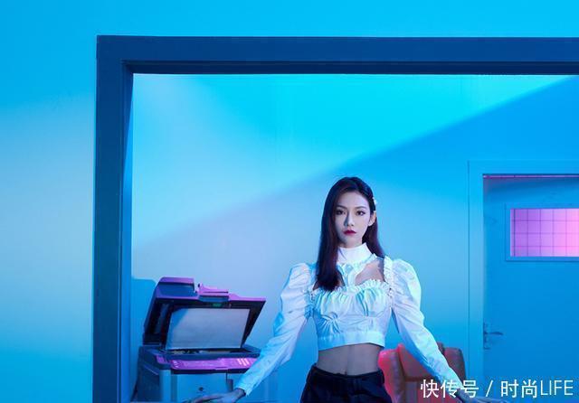 不火不|曾可妮决赛跳舞把肩带都跳断了舞台反应能力太强,不火不应该