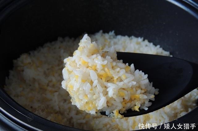 胡萝卜|换着花样吃米饭,美味饱腹配料多,比寿司简单,当早餐正合适