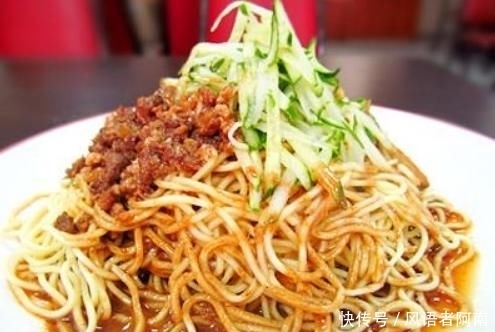  吃起来|天热做凉面，面条千万别过凉水！学会这一招，凉面立马变得更好吃