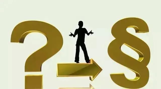 侵权责任|年轻人拒让座，老人打其耳光后倒地身亡，年轻人是否需要赔偿