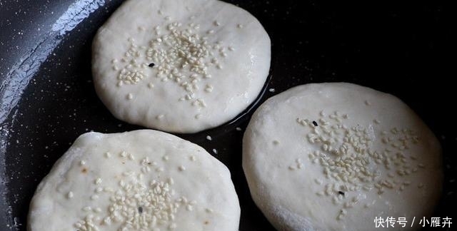 懒人|懒人早餐面食,连面都不用揉不用发,5分钟搞定可多赖床
