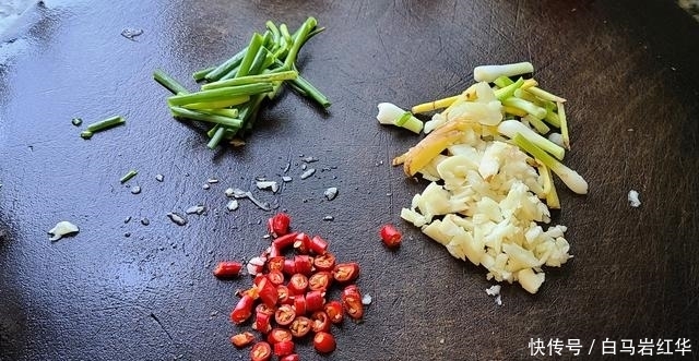 美味|蒜蓉螃蟹的家常做法,很好吃的一道美食,简单美味,想吃就做