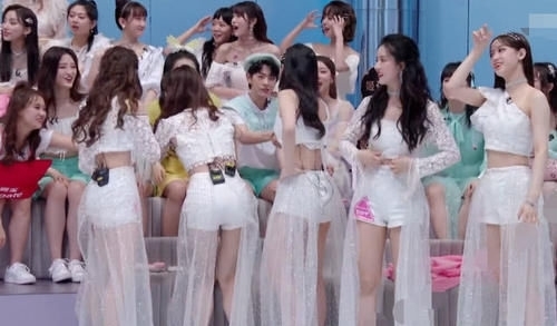 偏宠|女团创始人喊出很多名字,可教练团却只注意到一个,偏宠的太明显了