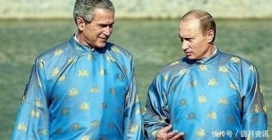  相声演员|各国总统穿“唐装”：普京像地主，奥巴马像牧师，英拉最惊艳！