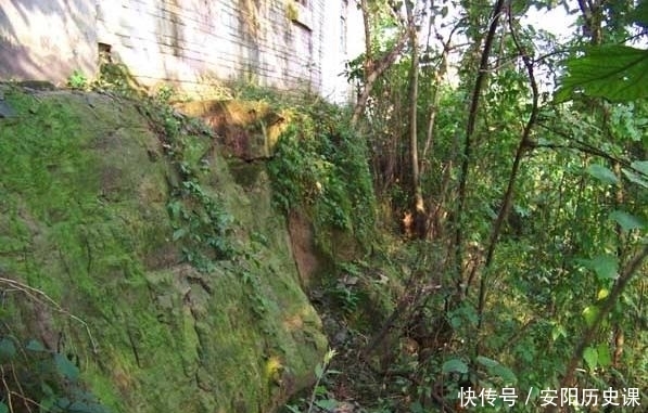 千古悠悠抚琴台,低回婉转总关情,泸州古