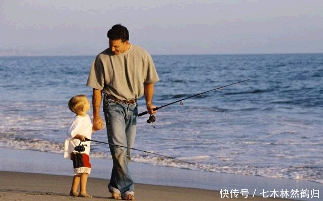 鼓励|多关注孩子,让他感觉到父母的疼爱,并鼓励他表达自己的情感