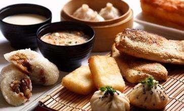 汉堡|大妈校门口卖早饭,中西餐常有,学员妈妈我想吃汉堡