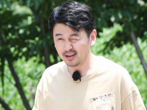 边缘|邓伦晒《极限6》收官合影,王迅贾乃亮站边缘,我却关注C位明星