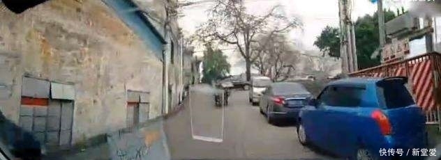 路虎|路虎狂摁5次喇叭, 三轮车大爷没听到, 记录仪拍下大爷绝望的3秒