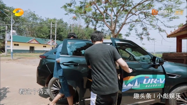 迎来|《向往》迎来最大牌的嘉宾,何炅亲自开车去接,打破最好待遇记录