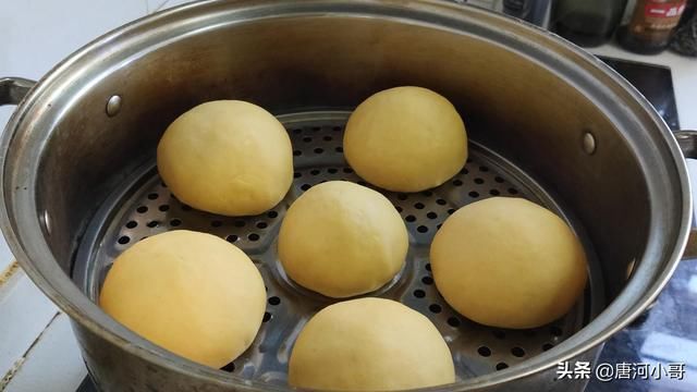 做法|玉米面最好吃做法,开水锅里一倒,瞬间变美味,全家老小都爱吃