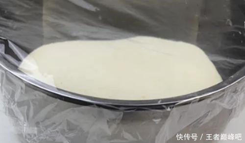 配方|豆腐做包子,试试这配方,表皮松软,鲜香味美,一口气吃三个!