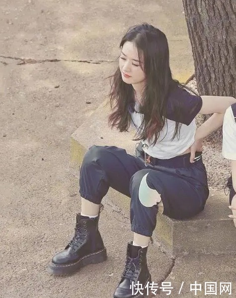 无可|《中餐厅》录制强度大?赵丽颖疑腰酸背痛,杨超越“生无可恋”!