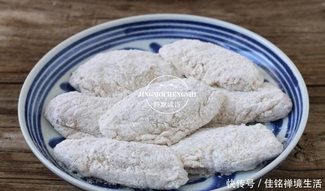 小女孩|跟七岁小女孩学炸鸡翅,注意裹粉步骤,鸡翅表面能起鳞