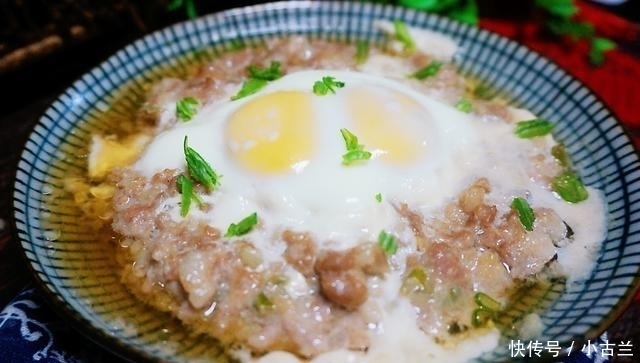 快手|这菜不放一滴油,滑嫩入味,15分钟就出锅,远离油烟,老少皆宜!