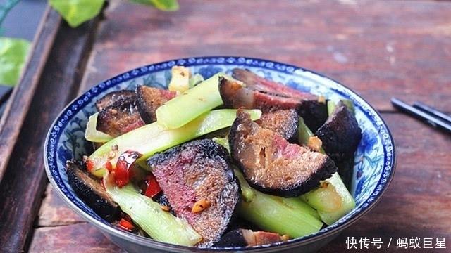  块钱|天热变热没胃口，吃它准没错！2块钱能炒1大锅，最牛米饭杀手