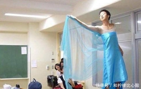 幽默|搞笑图片幽默段子笑话:这电脑挺有年代感的啊,看上去像个古董呢