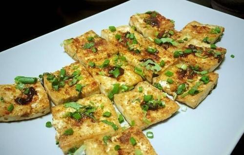 万万不可|煎豆腐时,万万不可直接下锅煎,多加这一步,豆腐不碎不粘锅!