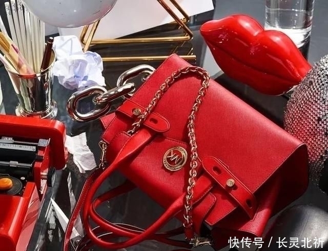 女孩|T型台 | 水果女孩朴秀荣穿上它,好一个明媚灿烂的plmm