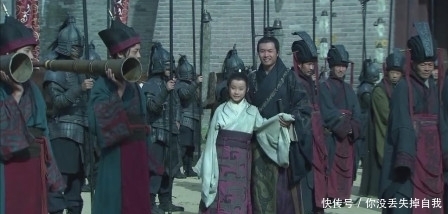 曹冲|都说曹冲是曹操最聪明的儿子，但其实他才是最笨的那一个