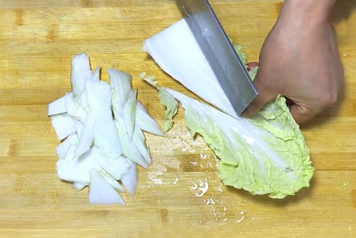 脆爽|66岁大厨说做醋溜白菜只放醋是不对的,牢记一步,酸辣又脆爽