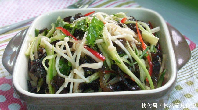 紫甘蓝|金针菇吃不腻的做法,香到舔手指,做法简单,一起来学习下