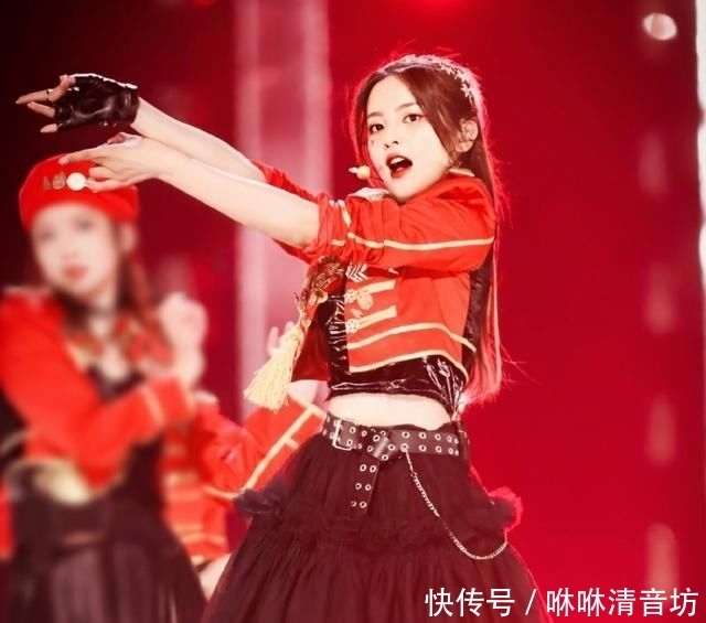 表演|火箭少女再次表演卡路里,吴宣仪甜美十足,看清杨超越我犯花痴了