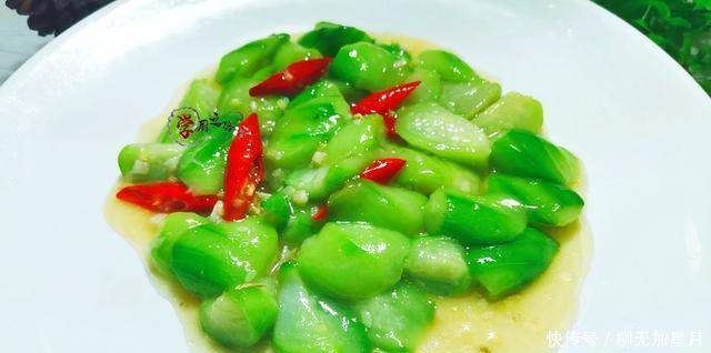 选择|清炒丝瓜发黑出水有异味看大厨咋操作,油亮清爽翠绿不黑有诀窍