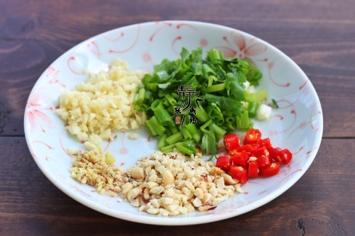  下饭|鸡腿最棒的吃法，不炒也不炸，简单一做，爽翻味蕾，下酒又下饭