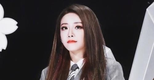  喻言|THE 9平均年龄21.6岁，许佳琪成年龄担当，她是忙内